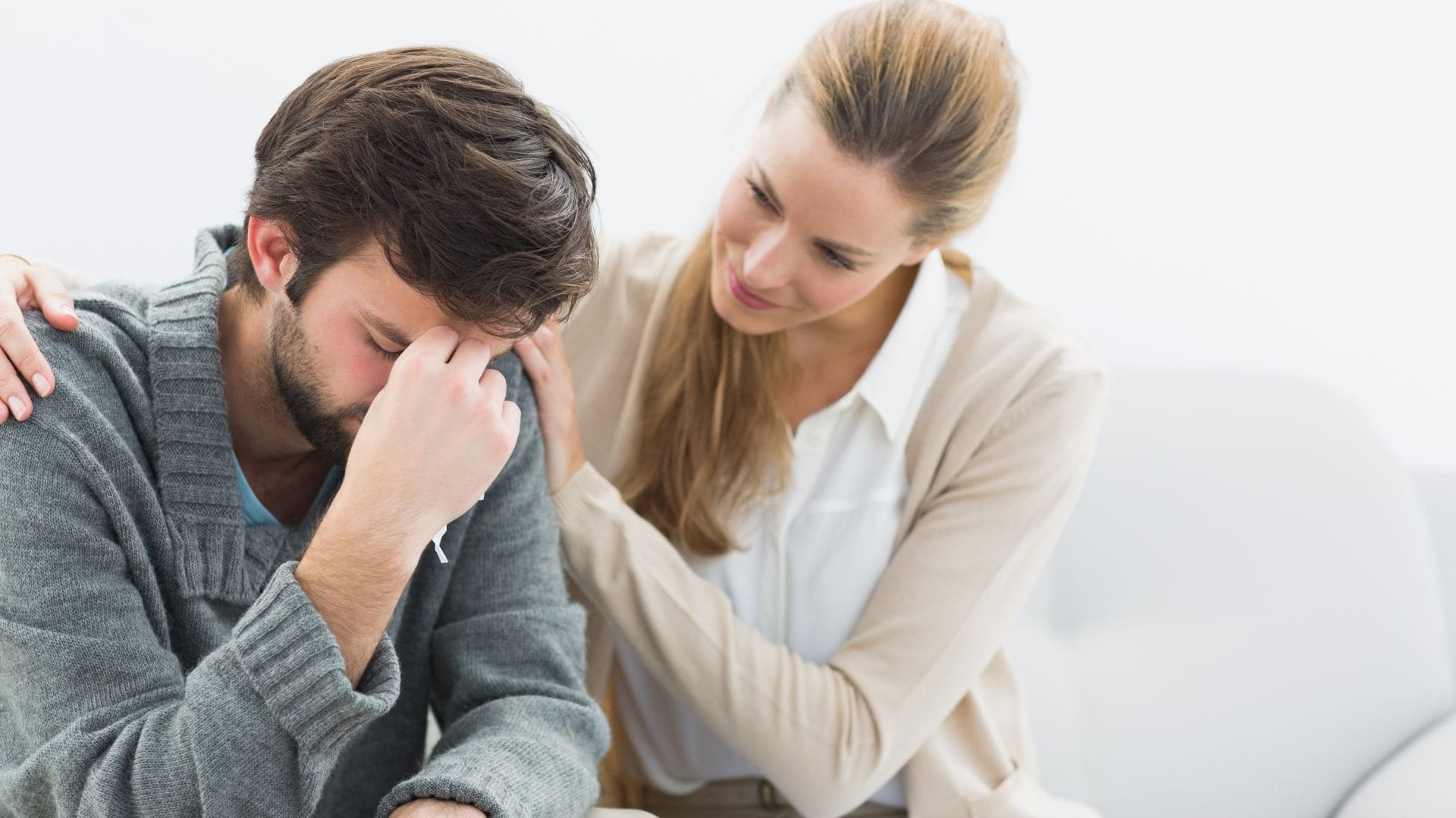 A therapist offers emotional support to a client during major depressive disorder treatment in Raleigh.